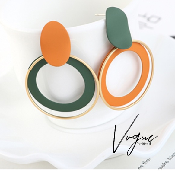 Simple Circle Earrings - Picture 1 of 1